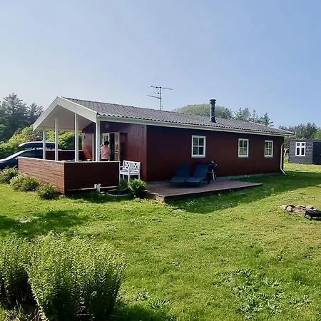 Helles-ferienhaus-mit-kamin-grossem-grundstueck-und-zwei-terrassen Nørre Lyngby